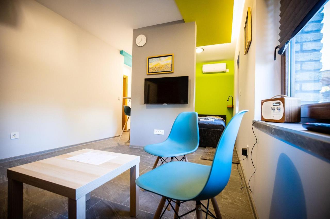Gray Brick Apartment ซูโบติกา ภายนอก รูปภาพ