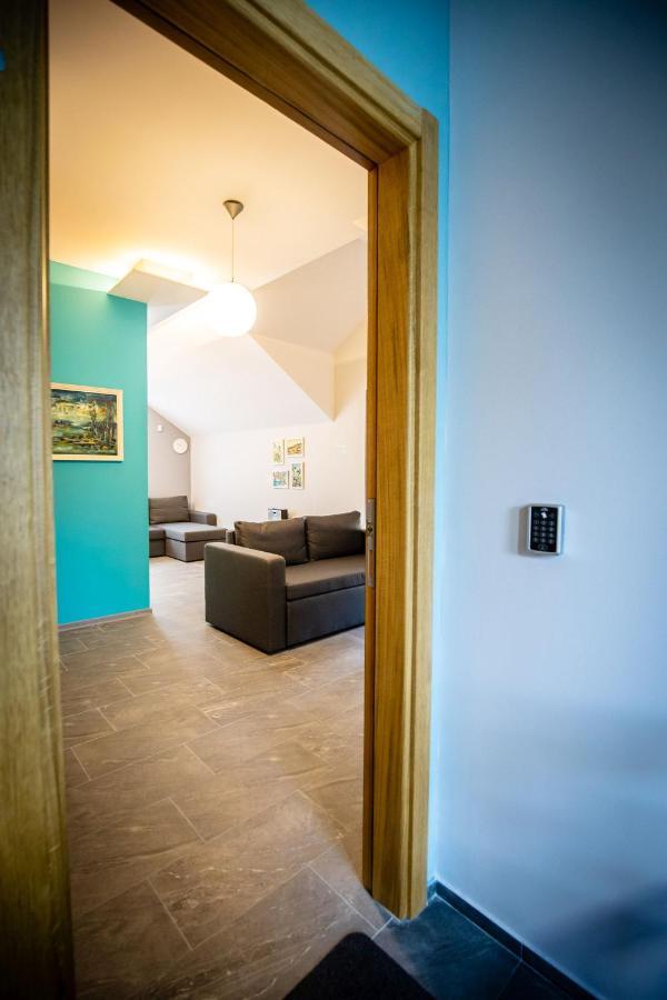 Gray Brick Apartment ซูโบติกา ภายนอก รูปภาพ