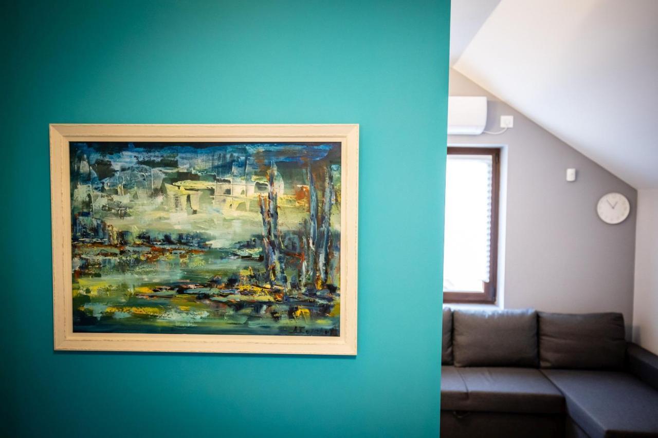 Gray Brick Apartment ซูโบติกา ภายนอก รูปภาพ