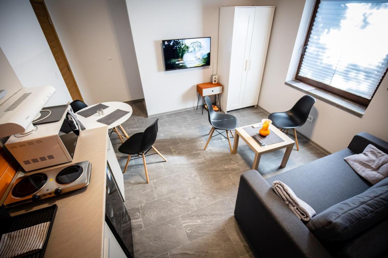 Gray Brick Apartment ซูโบติกา ภายนอก รูปภาพ