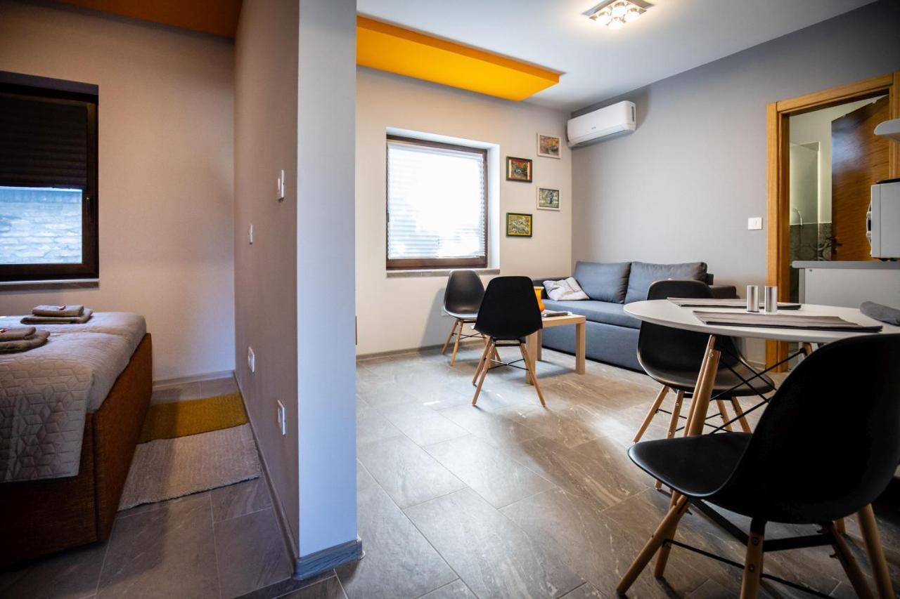 Gray Brick Apartment ซูโบติกา ภายนอก รูปภาพ