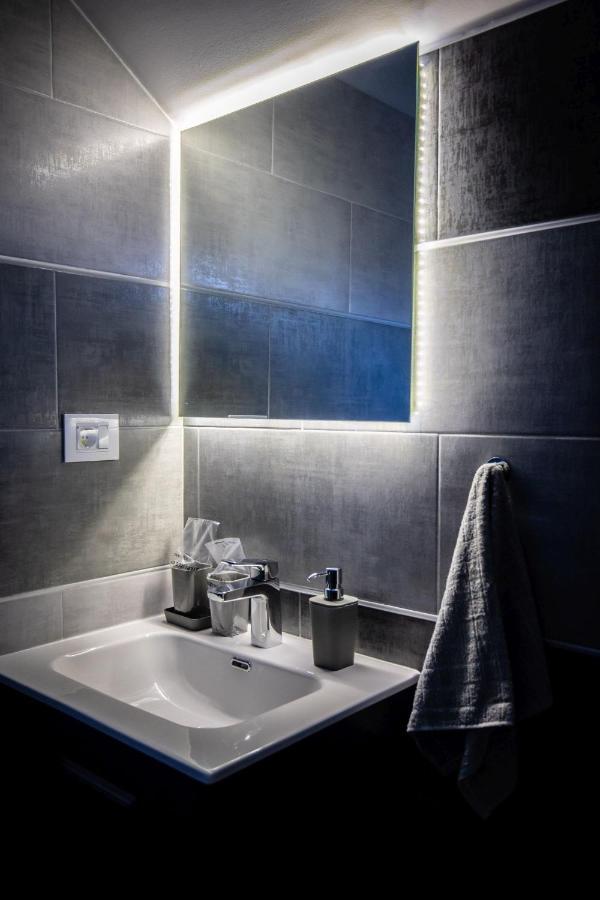 Gray Brick Apartment ซูโบติกา ภายนอก รูปภาพ